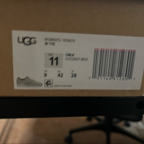 Brand New Ugg sneakers - Picture 3 of 7